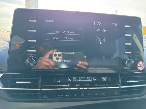 Used 2024 Toyota Sienna XLE image 14