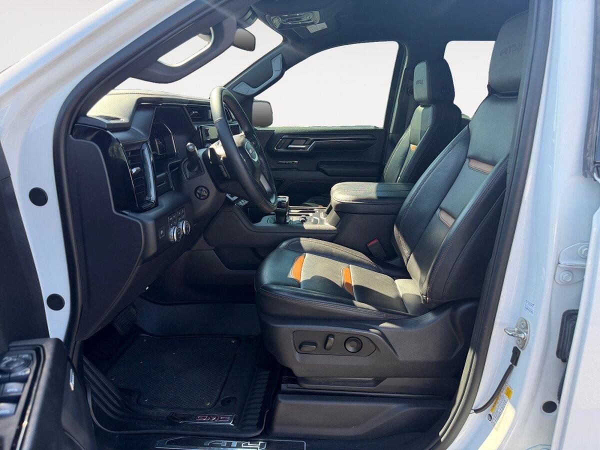 Used 2024 GMC Sierra 1500 AT4 w/ AT4 Preferred Package AWD/4WD image 9