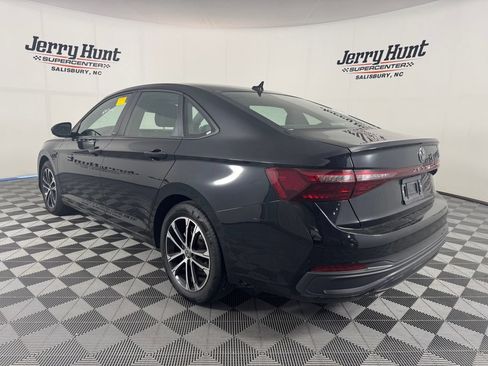 Used 2025 Volkswagen Jetta Sport FWD image 9