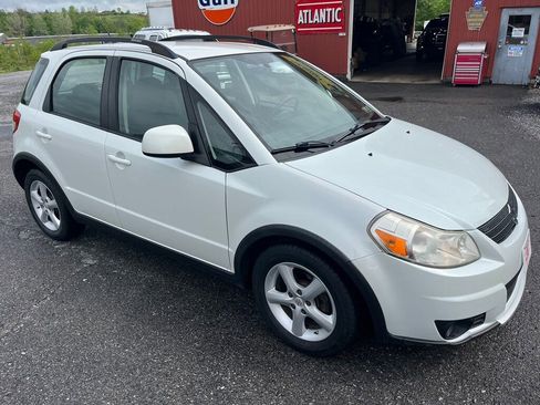 Used 2008 Suzuki SX4 AWD Hatchback image 2