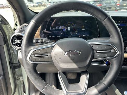 Used 2025 Chevrolet Equinox ACTIV w/ Safety and Technology Package image 11