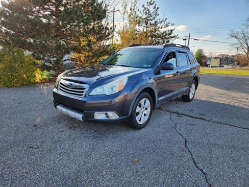 Used 2010 Subaru Outback 2.5i Limited image 7