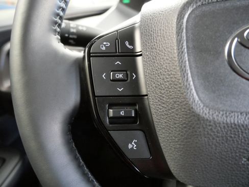 Used 2024 Toyota Prius XLE image 27