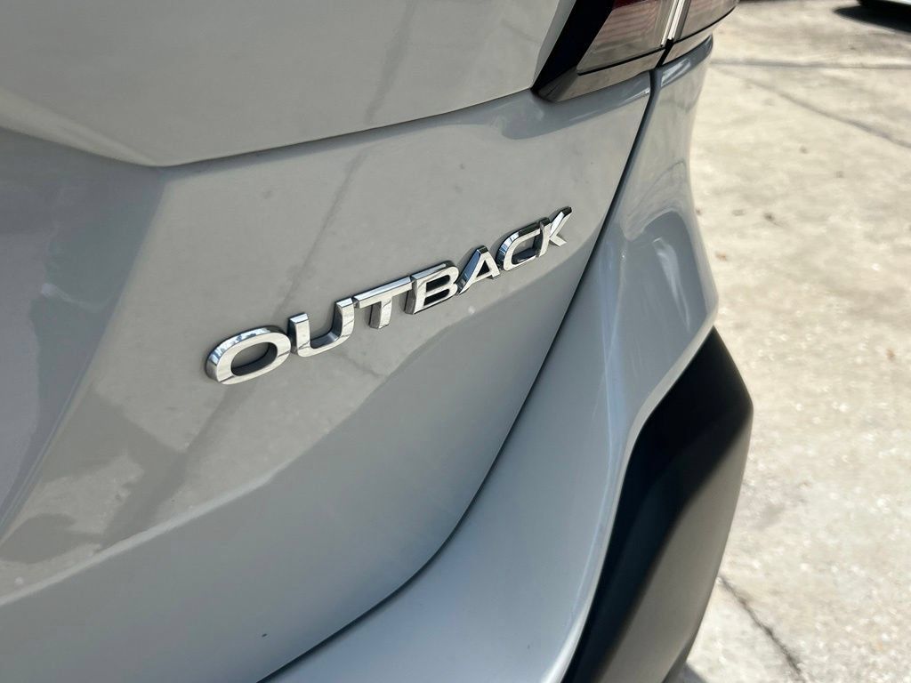 Used 2025 Subaru Outback Premium AWD/4WD image 31