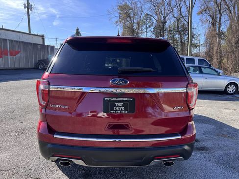 Used 2018 Ford Explorer Limited image 10