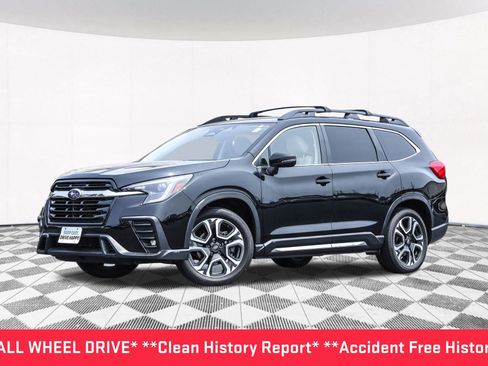 Used 2023 Subaru Ascent Limited image 2
