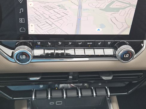 New 2026 GMC Canyon Denali image 14