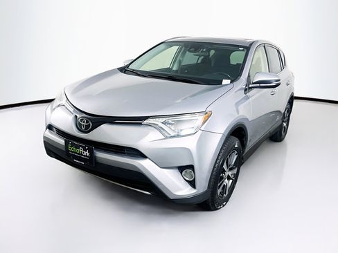 Used 2018 Toyota RAV4 XLE image 3