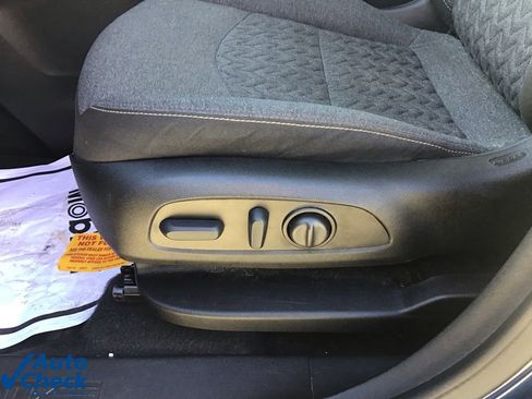 Used 2023 Chevrolet Equinox LT image 28