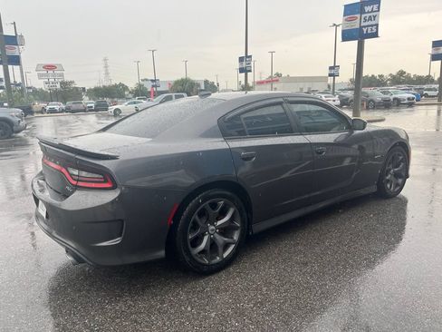 Used 2019 Dodge Charger R/T RWD image 5
