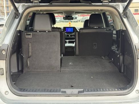Used 2023 Toyota Highlander XLE FWD image 35