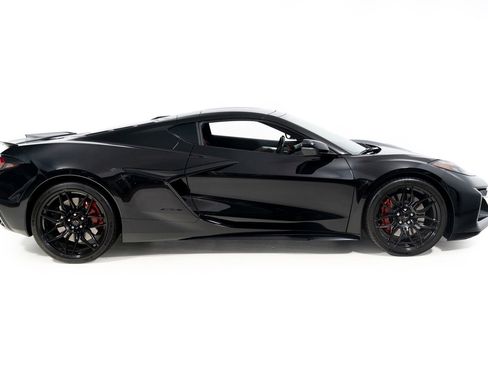 Used 2023 Chevrolet Corvette Z06 image 10