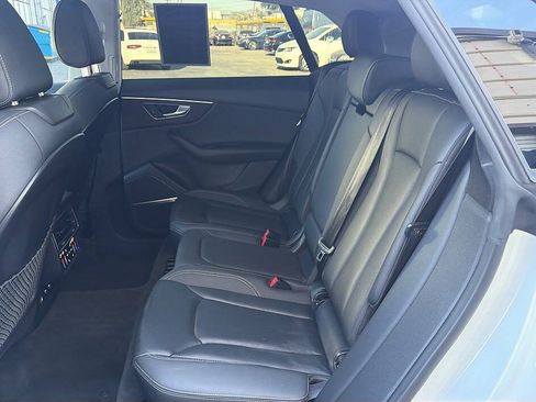 Used 2019 Audi Q8 Premium Plus w/ Premium Plus AWD/4WD image 21