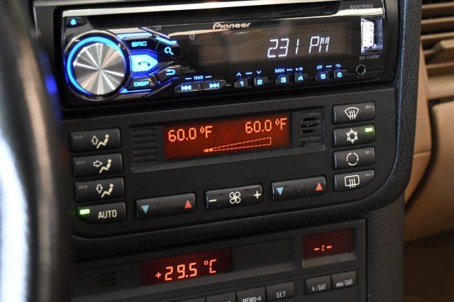 Used 1996 BMW 318i Convertible RWD image 25