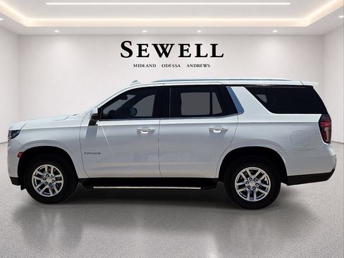 Used 2022 Chevrolet Tahoe LT w/ Luxury Package RWD image 2