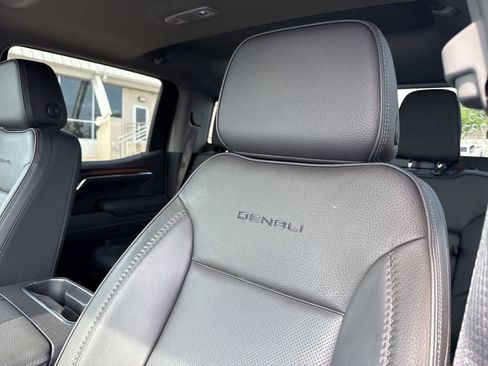 Used 2025 GMC Sierra 1500 Denali w/ Denali Reserve Package image 16