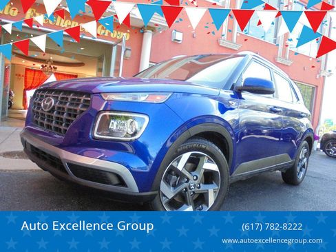 Used 2024 Hyundai Venue Limited FWD image 1