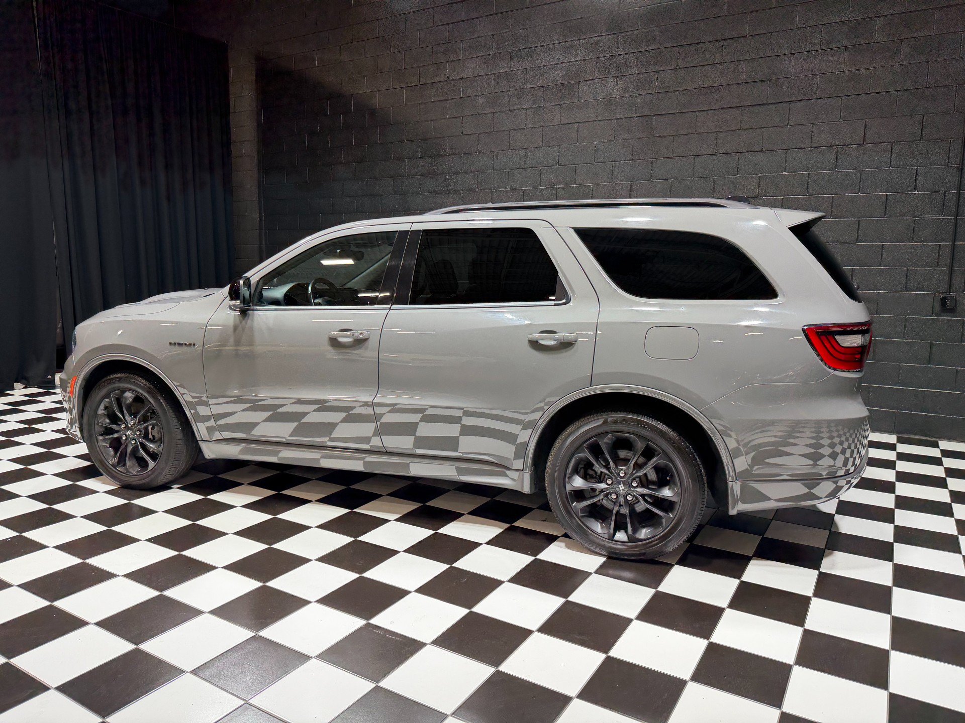 Used 2023 Dodge Durango R/T w/ Blacktop Package AWD/4WD image 27