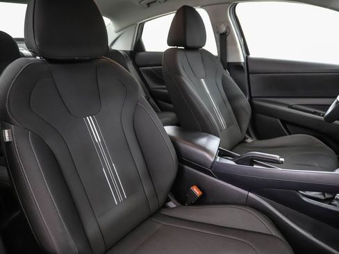 Used 2022 Hyundai Elantra SEL w/ Preferred Accessory Package image 31