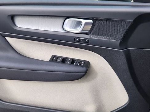 New 2026 Volvo XC40 B5 Plus w/ Protection Package Premier image 9