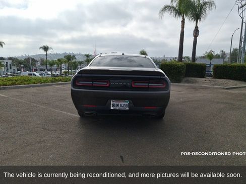 Used 2019 Dodge Challenger SXT RWD image 7