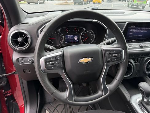 Used 2021 Chevrolet Blazer LT w/ LPO, Black Accent Package FWD image 23