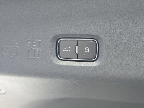 New 2026 Lincoln Navigator Premiere AWD/4WD image 10