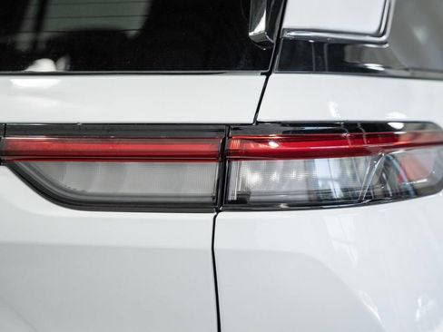 Certified 2023 Jeep Grand Cherokee Laredo AWD/4WD image 7