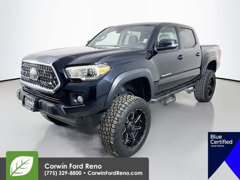 Used 2018 Toyota Tacoma TRD Off-Road AWD/4WD image 3