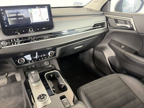 Used 2025 Mitsubishi Outlander SE AWD/4WD image 4