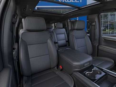 New 2026 Chevrolet Suburban Premier AWD/4WD image 16