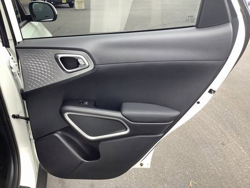 Used 2024 Kia Soul LX w/ Option Group 015 image 33