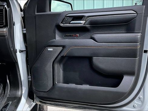 Used 2024 GMC Sierra 1500 AT4 w/ Technology Package AWD/4WD image 22