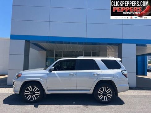 Used 2023 Toyota 4Runner Limited AWD/4WD image 4
