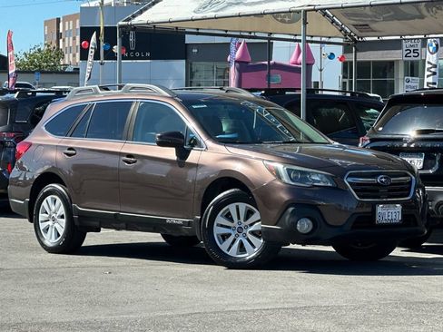 Used 2019 Subaru Outback 2.5i Premium AWD/4WD image 2