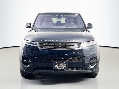 Used 2023 Land Rover Range Rover Sport SE AWD/4WD image 2