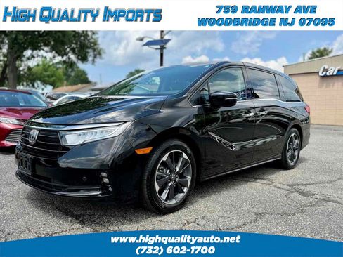 Used 2023 Honda Odyssey Elite image 3