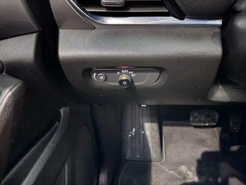 Certified 2023 Chevrolet Traverse LT image 26