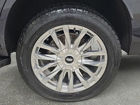 Used 2022 Cadillac Escalade Premium Luxury AWD/4WD image 33