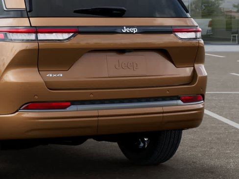 New 2026 Jeep Grand Cherokee Limited AWD/4WD image 13