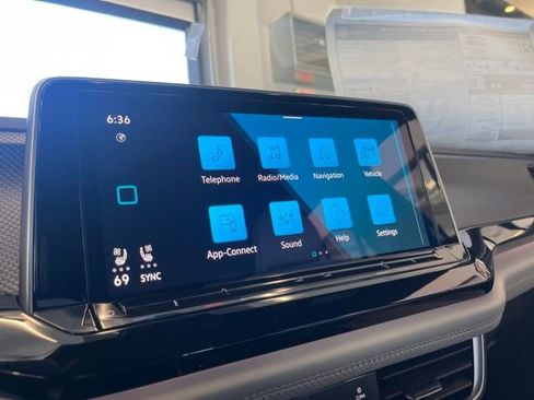 New 2025 Volkswagen Atlas Cross Sport SEL Premium R-Line image 10