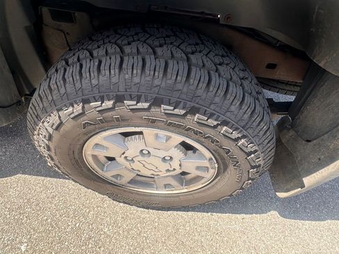 Used 2006 Chevrolet Colorado LT w/ LT Preferred Equipment Group image 11