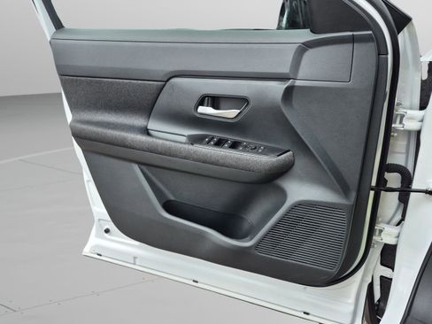 Certified 2025 Nissan Kicks SV FWD image 22
