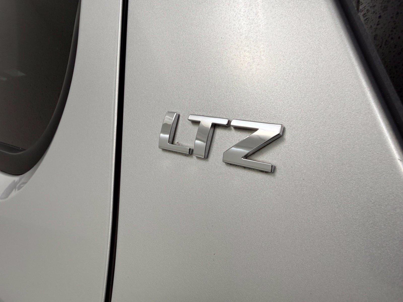 Used 2012 Chevrolet Tahoe LTZ AWD/4WD image 9