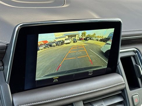 Used 2024 Chevrolet Suburban LT image 28