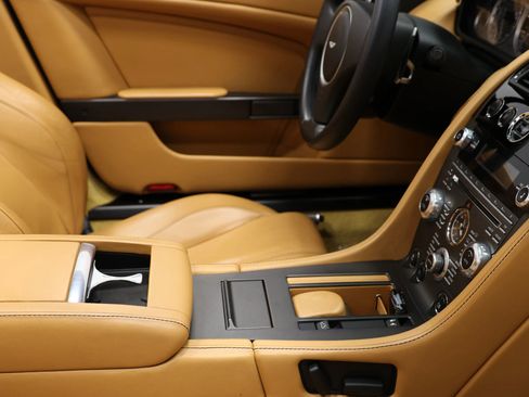 Used 2012 Aston Martin V8 Vantage Roadster image 69