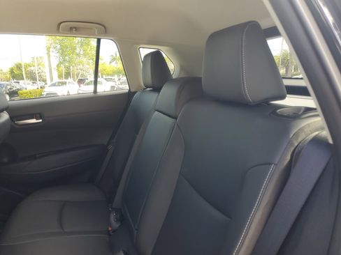 Used 2024 Toyota Corolla Cross XLE image 13