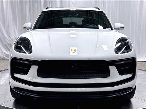 Used 2026 Porsche Macan AWD/4WD image 12