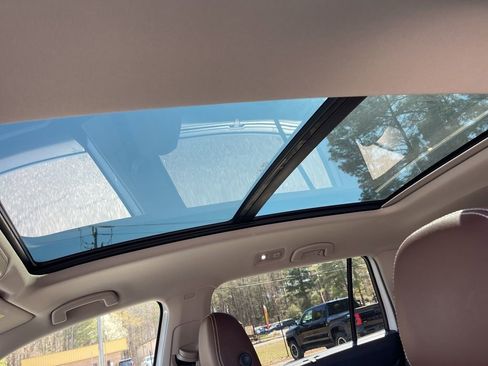 Used 2021 Volkswagen Atlas SEL image 24