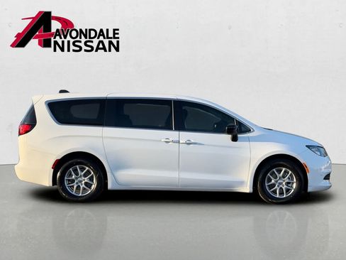 Used 2024 Chrysler Voyager LX FWD image 8